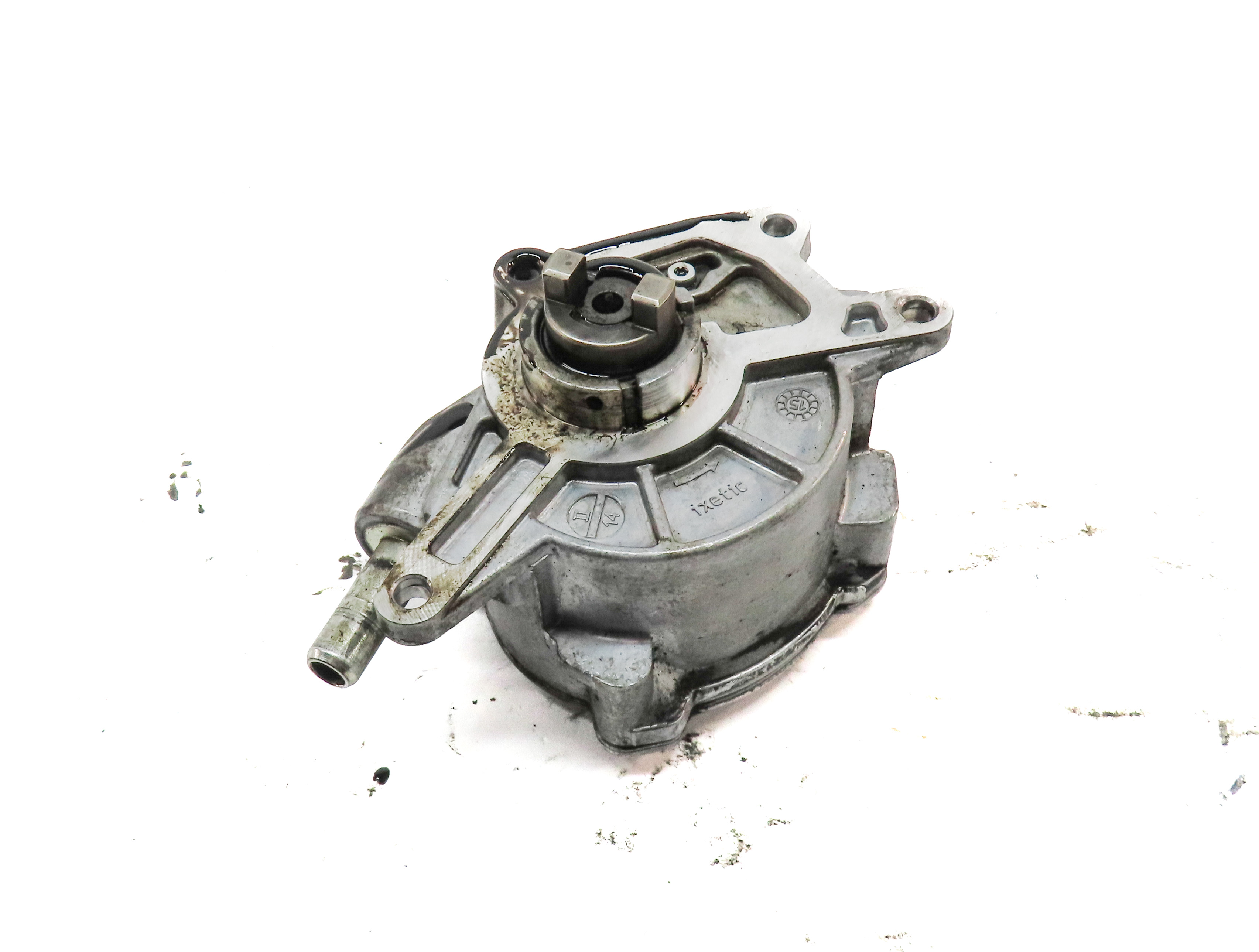 08-13 MERCEDES E320 E350 GL320 GL350 ML320 ML350 R350 3.0L DIESEL VACUUM PUMP — exact item pictured